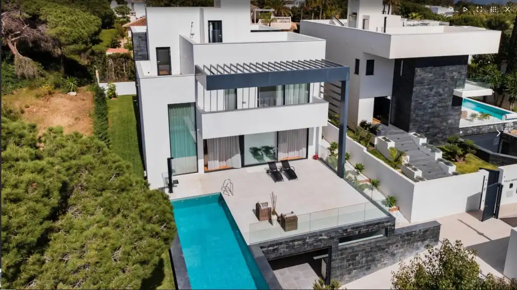 Xalet amb piscina en venda a Elviria - Cabopino