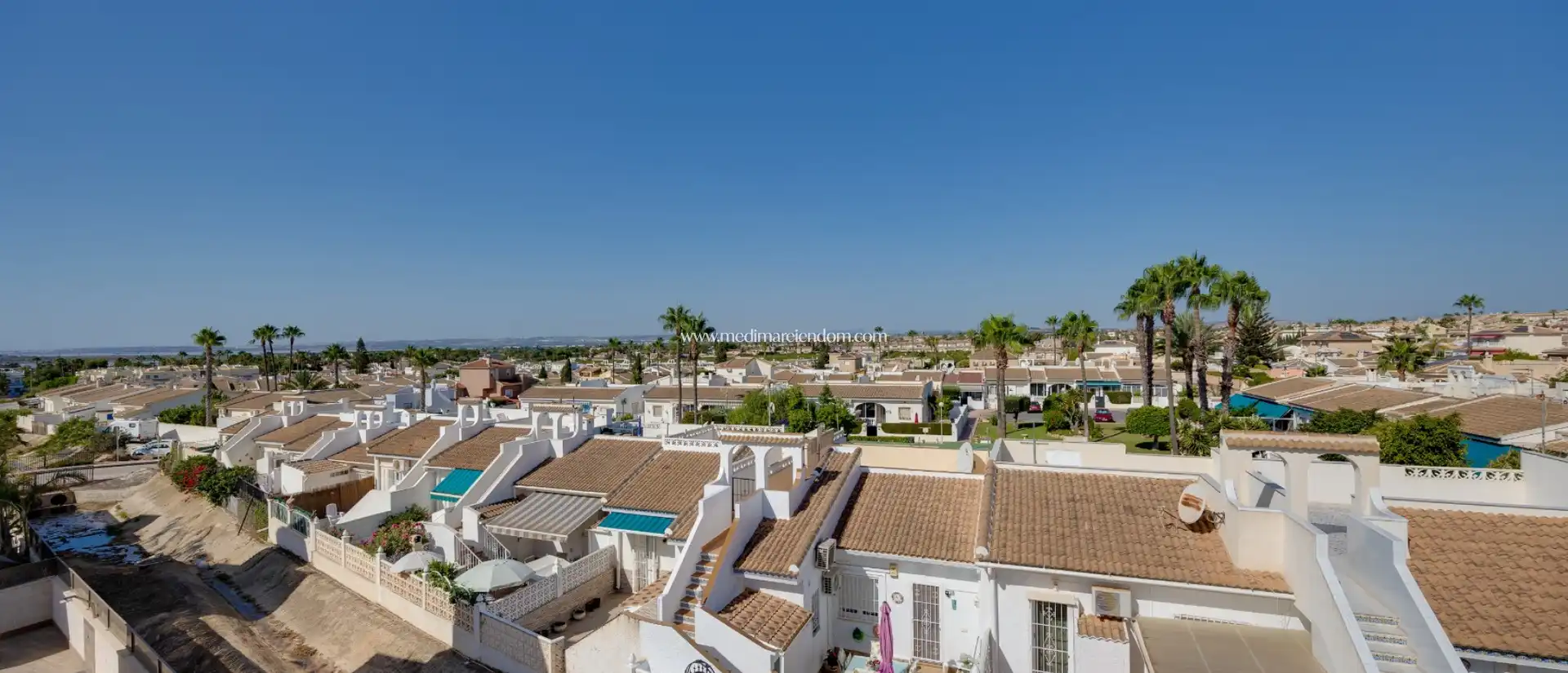 Vista exterior de Casa o xalet en venda en Rojales amb Aire condicionat, Calefacció i Jardí privat