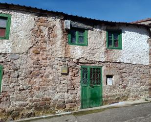 Vista exterior de Casa adosada en venda en Barruelo de Santullán