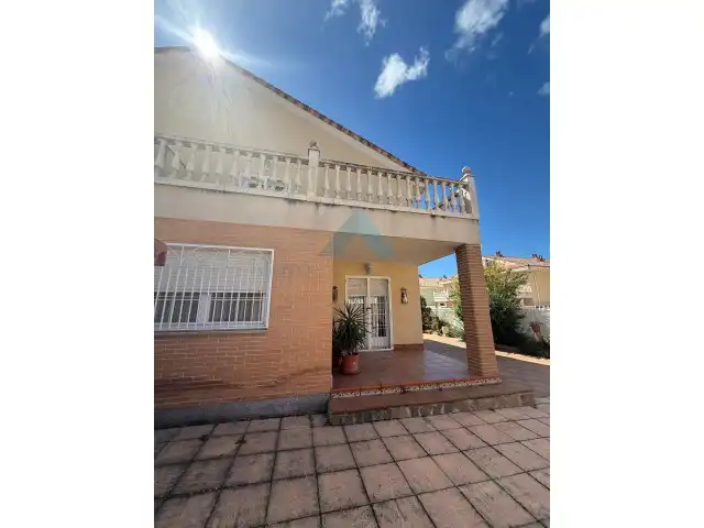 Vista exterior de Casa o chalet en venta en Los Santos de la Humosa con Aire acondicionado, Calefacción y Terraza