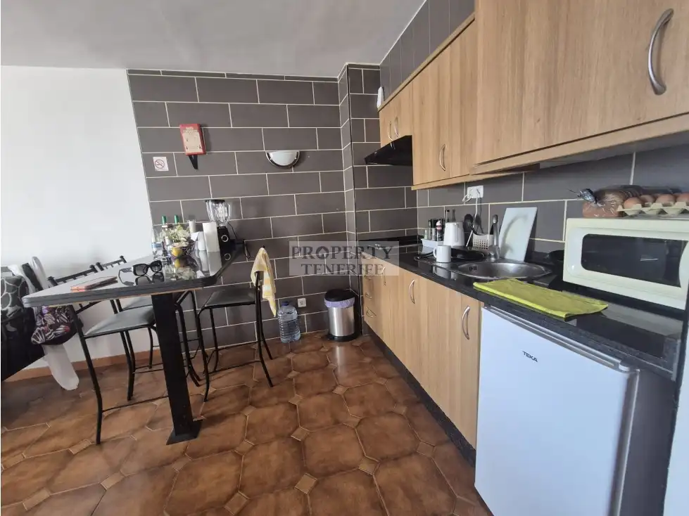 Cocina de Estudio en venta en Adeje con Terraza, Piscina y Amueblado