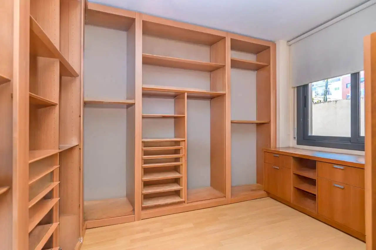 Schlafzimmer von Maisonette zum Verkauf in Barcelona mit Klimaanlage, Heizung und Parkett
