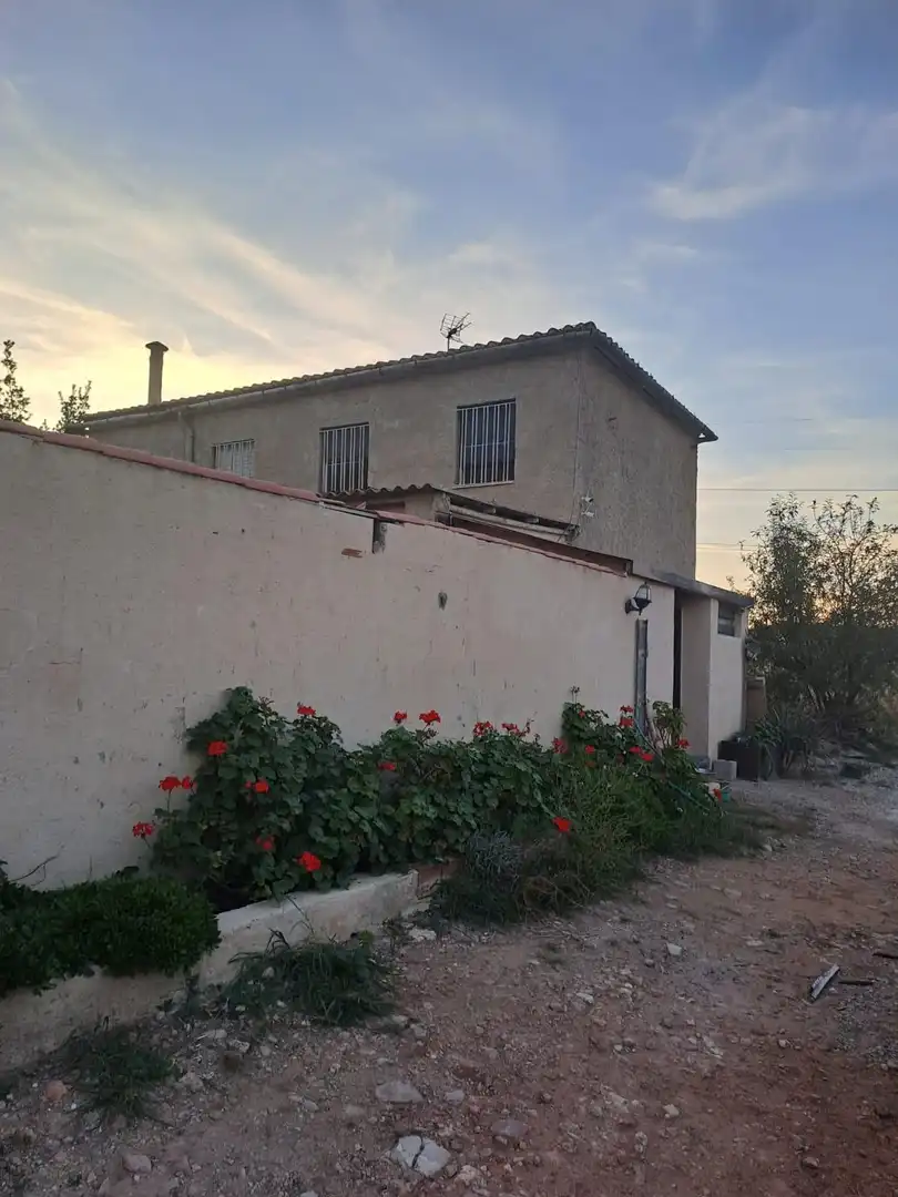Vista exterior de Casa o xalet en venda en Bétera amb Calefacció, Jardí privat i Terrassa