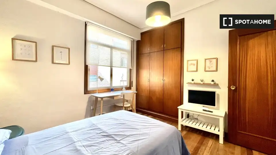 Habitación de Piso para compartir en Bilbao  con Aire acondicionado, Terraza y Amueblado