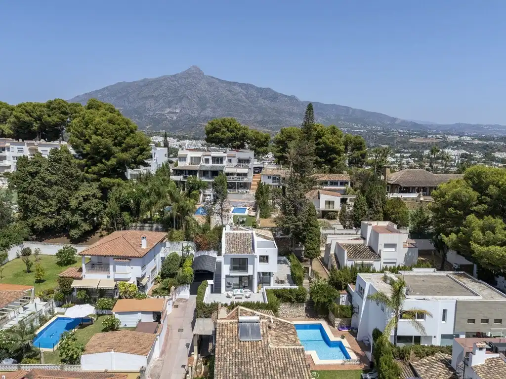 Vista exterior de Casa o chalet en venta en Marbella con Aire acondicionado, Jardín privado y Terraza