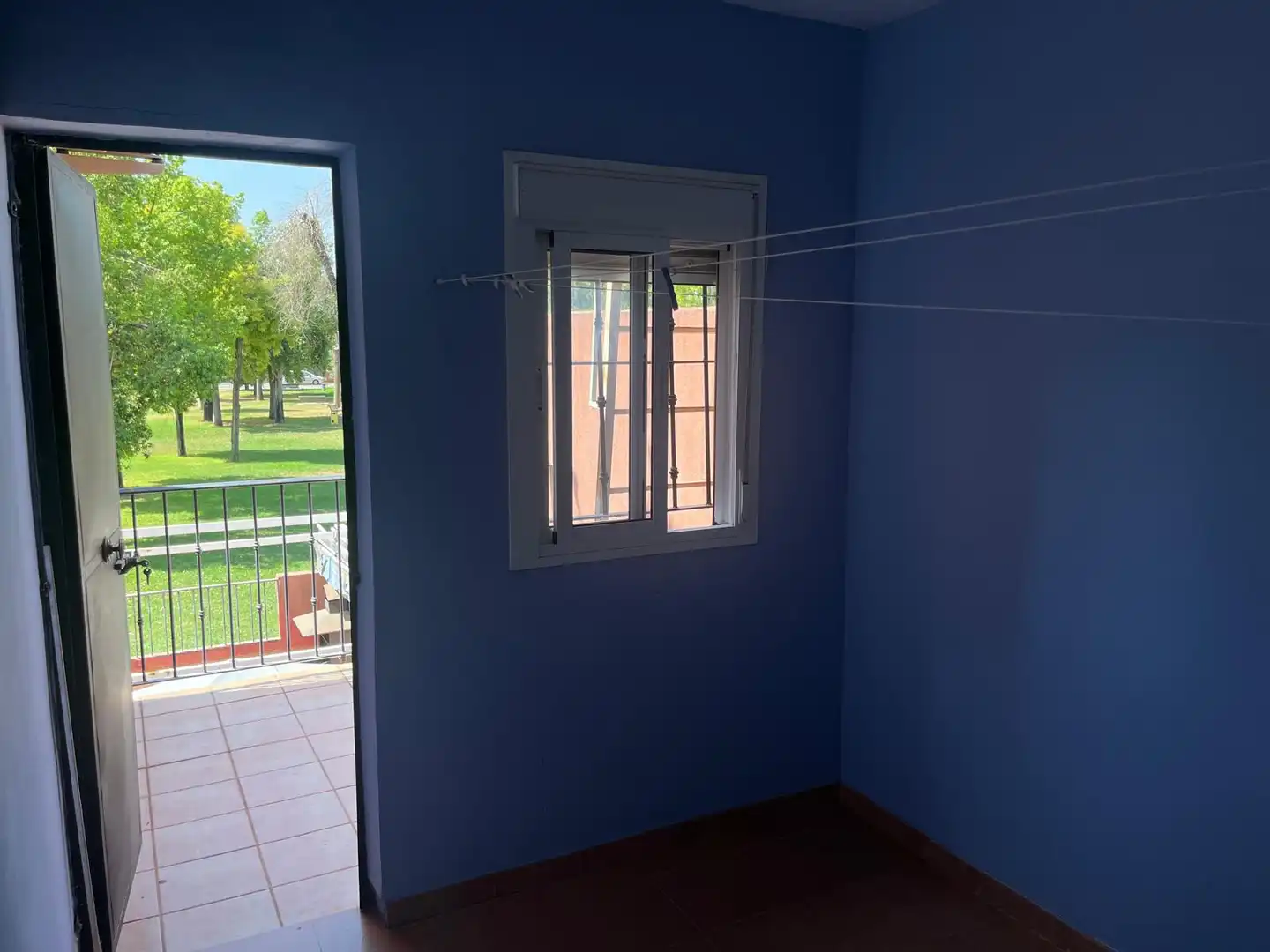 Habitación de Casa adosada en venta en La Rinconada con Aire acondicionado y Terraza