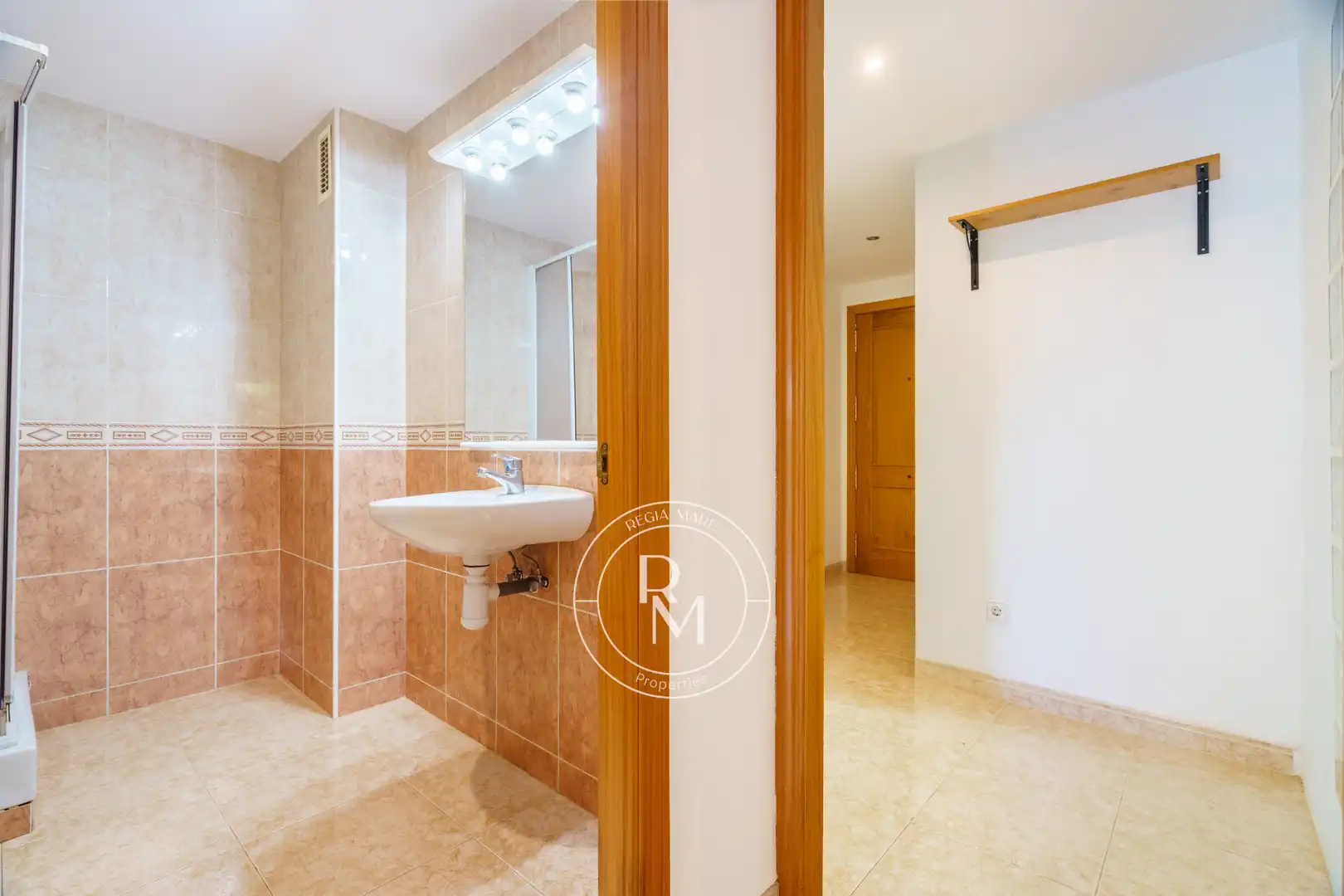 Baño de Piso en venta en El Vendrell con Aire acondicionado, Calefacción y Jardín privado