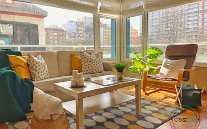 Sala d'estar de Pis en venda en Gijón  amb Calefacció, Parquet i Terrassa