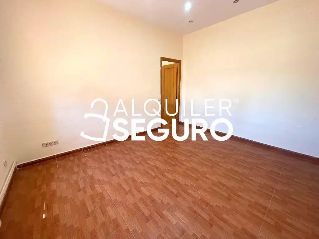 Bedroom of Flat for rent in Madrid  with Air Conditioner and Heating
