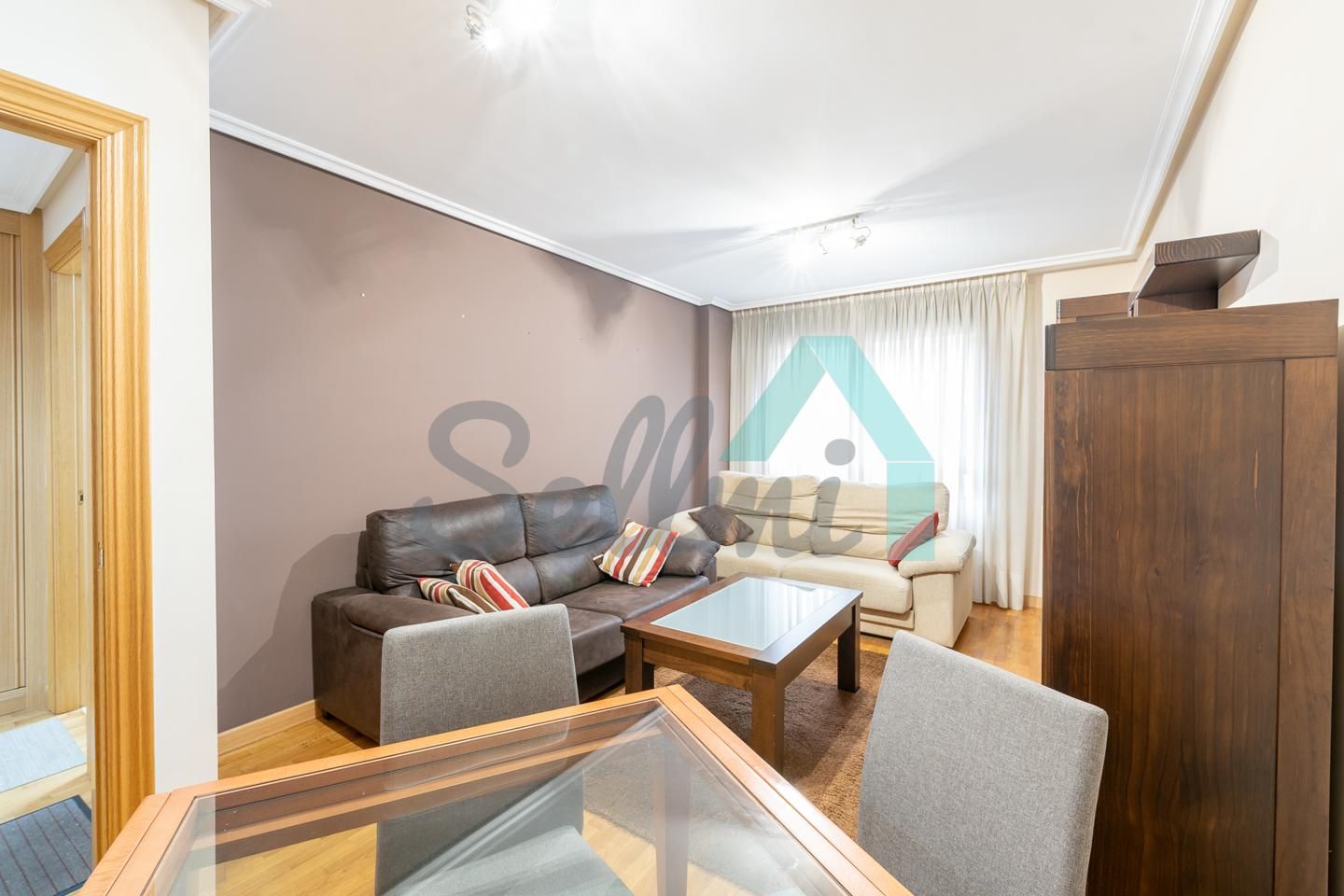 Sala d'estar de Pis de lloguer en Siero amb Calefacció, Parquet i Moblat