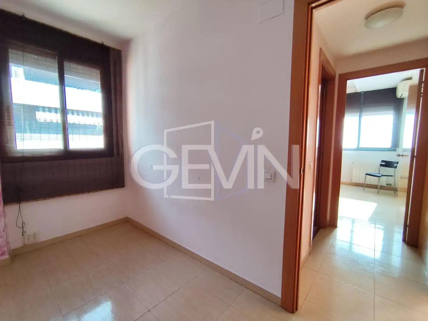 Habitación de Piso en venta en Santa Perpètua de Mogoda con Aire acondicionado, Calefacción y Jardín privado