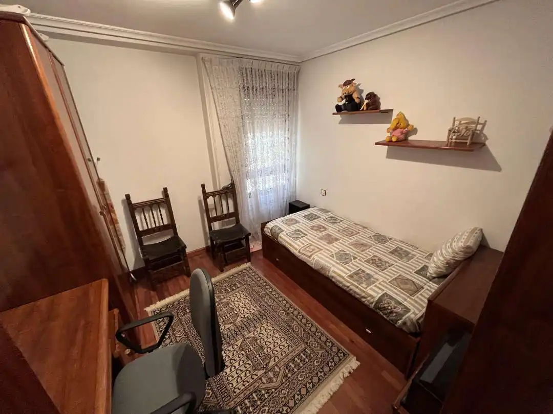 Habitación de Piso en venta en Medina de Pomar con Calefacción, Trastero y Amueblado