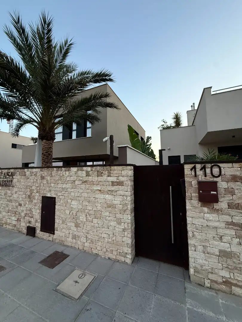 Vista exterior de Casa o chalet en venta en Pilar de la Horadada con Aire acondicionado, Jardín privado y Terraza