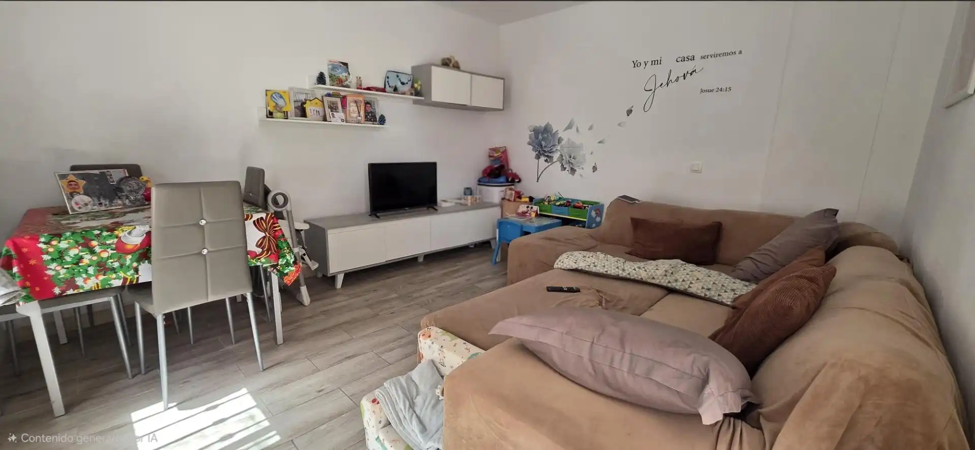Sala d'estar de Casa adosada en venda en La Línea de la Concepción