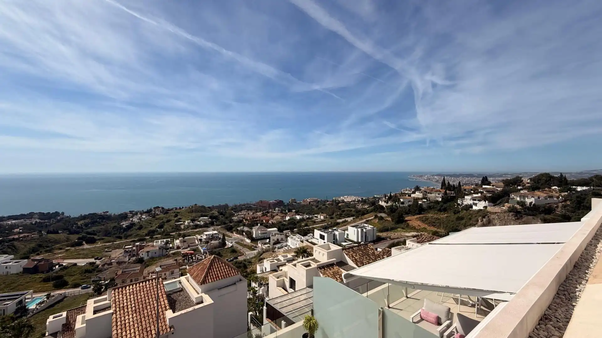 Außenansicht von Dachboden zum Verkauf in Benalmádena mit Klimaanlage, Terrasse und Abstellraum