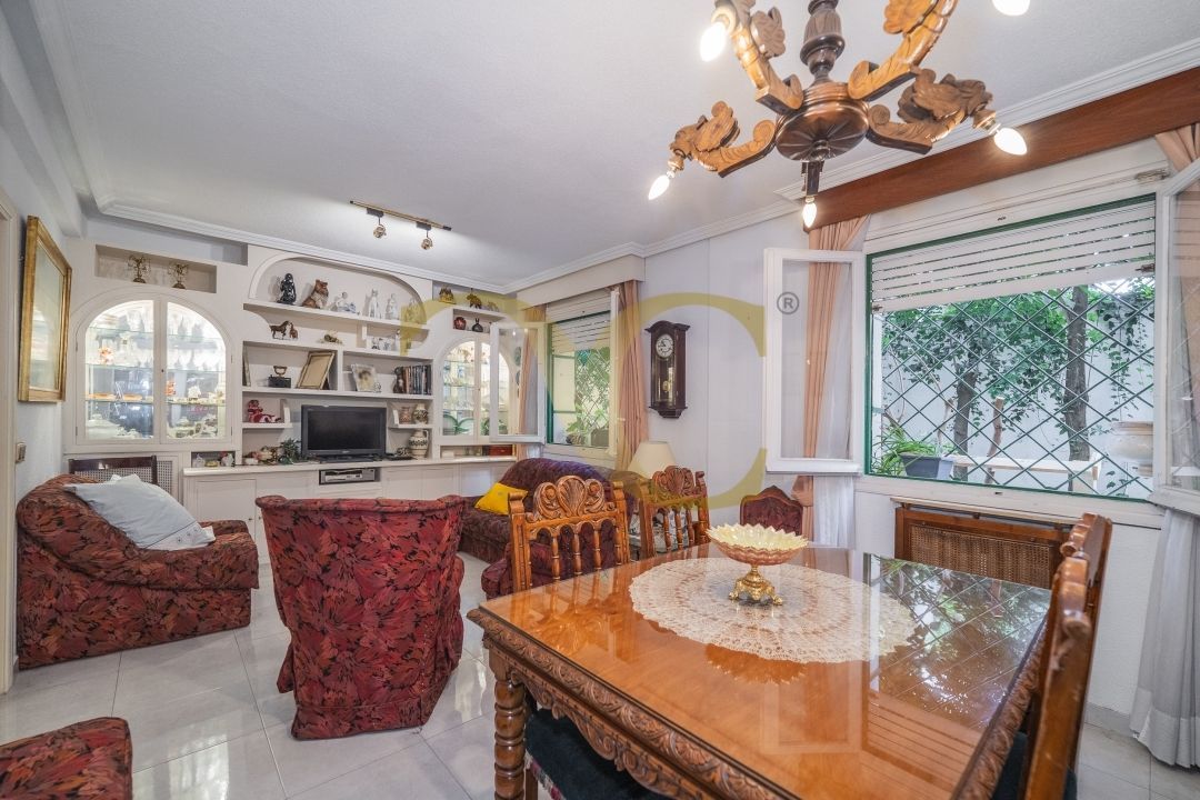 Jardín de Piso en venta en  Madrid Capital con Calefacción, Jardín privado y Terraza