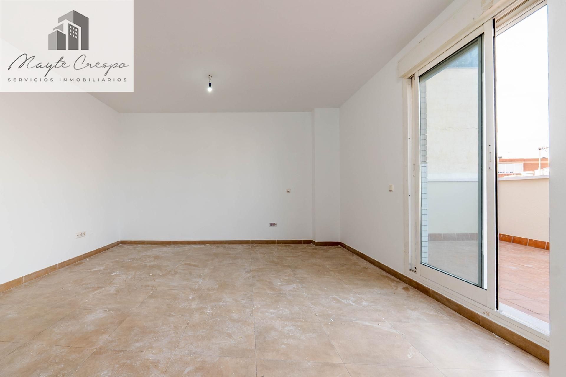 Dormitori de Àtic en venda en  Almería Capital amb Terrassa