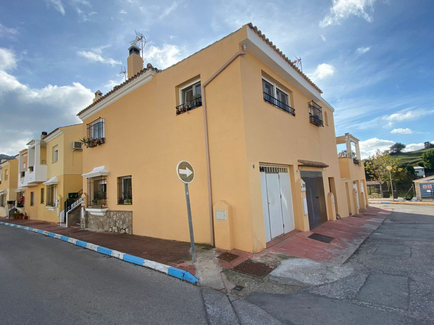 Exterior view of House or chalet for sale in Alcalá de los Gazules  with Alarm and Community pool