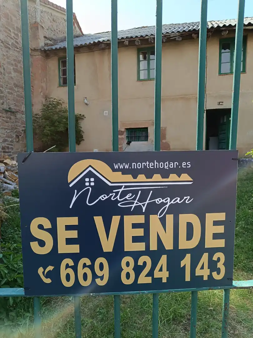 Vista exterior de Casa o chalet en venta en Brañosera