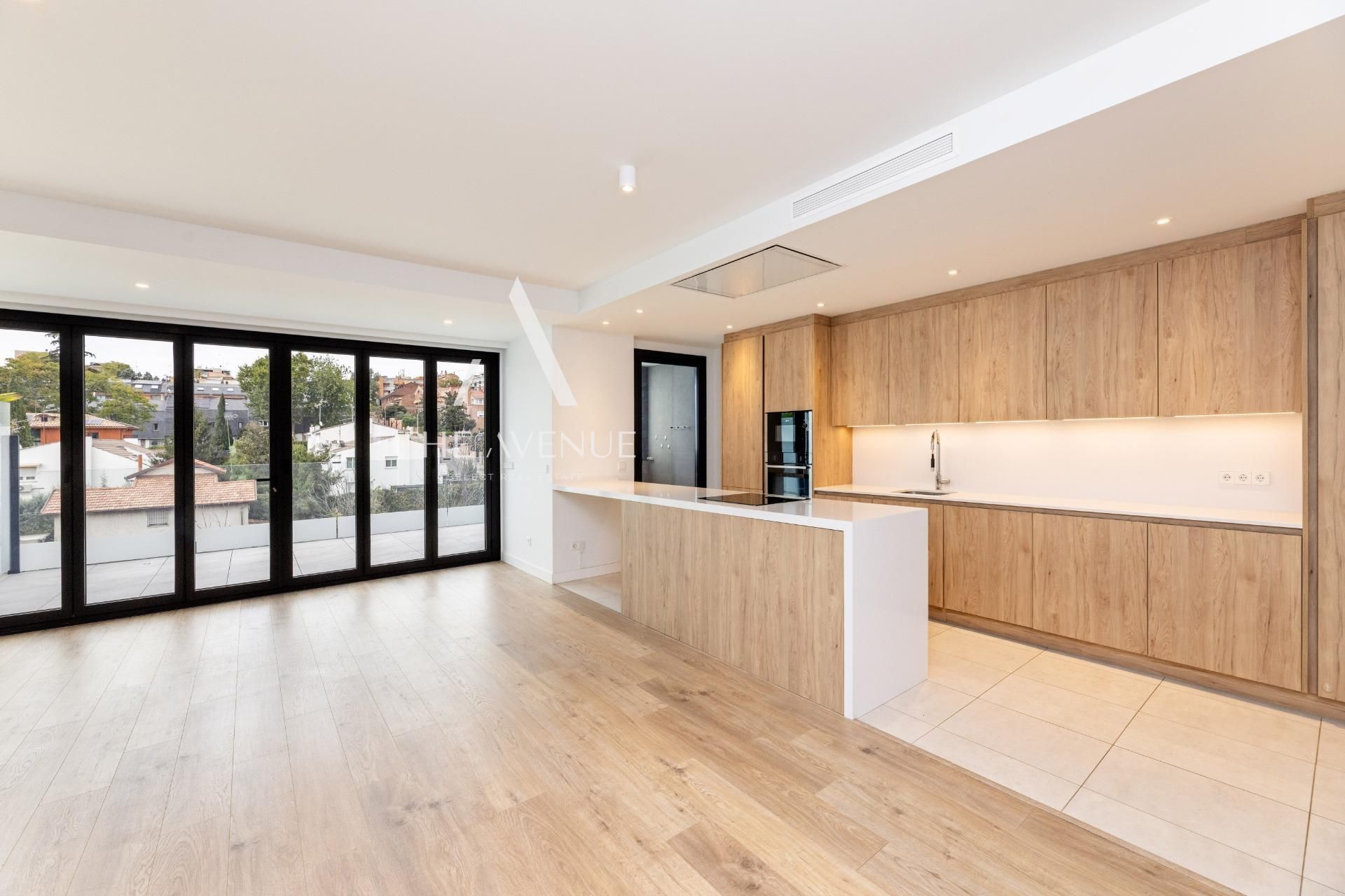 Kitchen of Flat for sale in  Madrid Capital  with Air Conditioner, Heating and Private garden