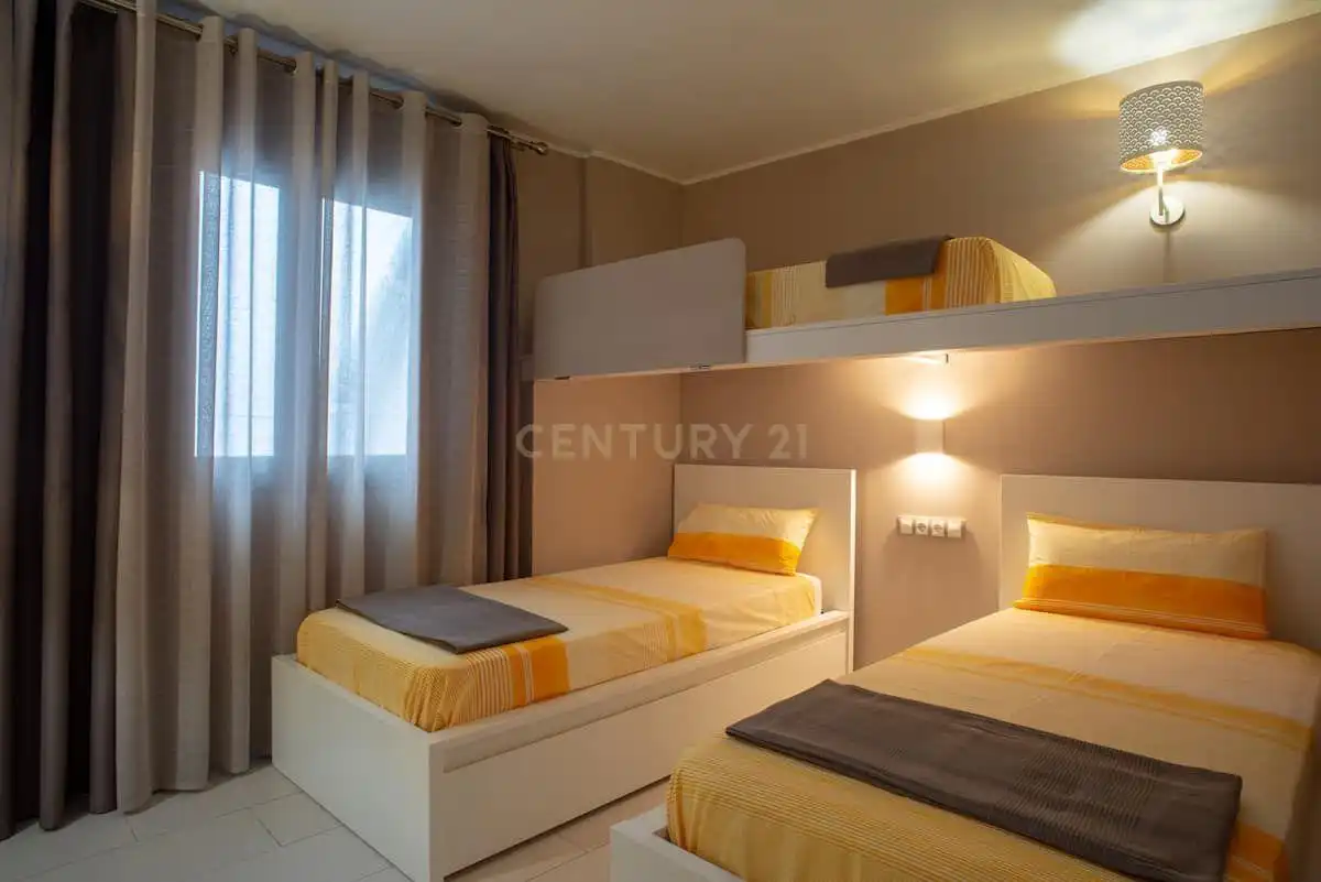 Schlafzimmer von Gebäude zum Verkauf in Figueres