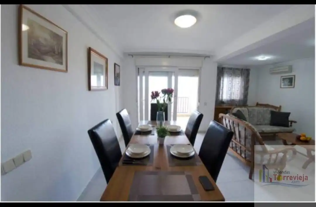 Comedor de Ático en venta en Torrevieja con Aire acondicionado, Terraza y Piscina comunitaria