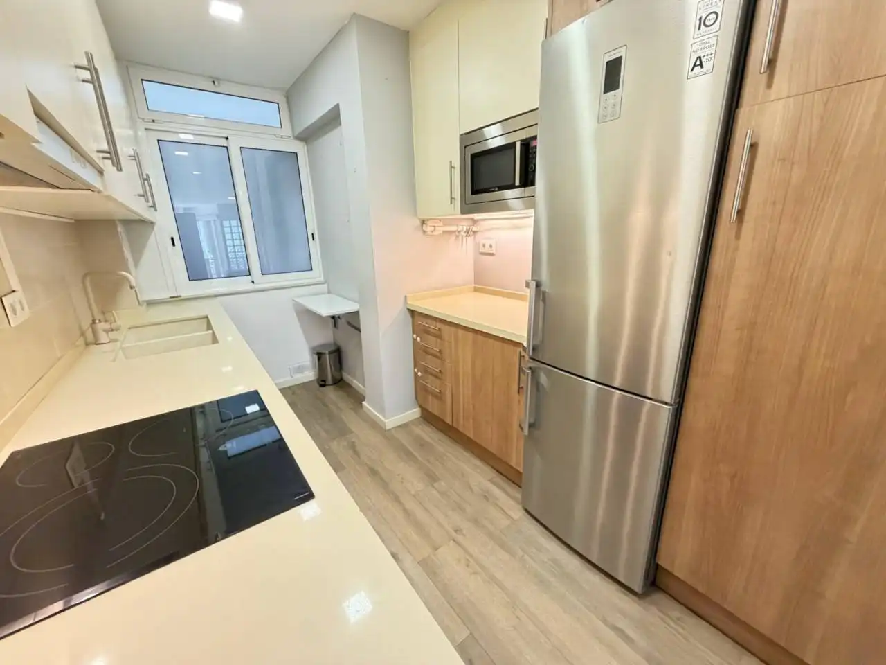 Cocina de Piso en venta en Barcelona con Terraza y Balcón