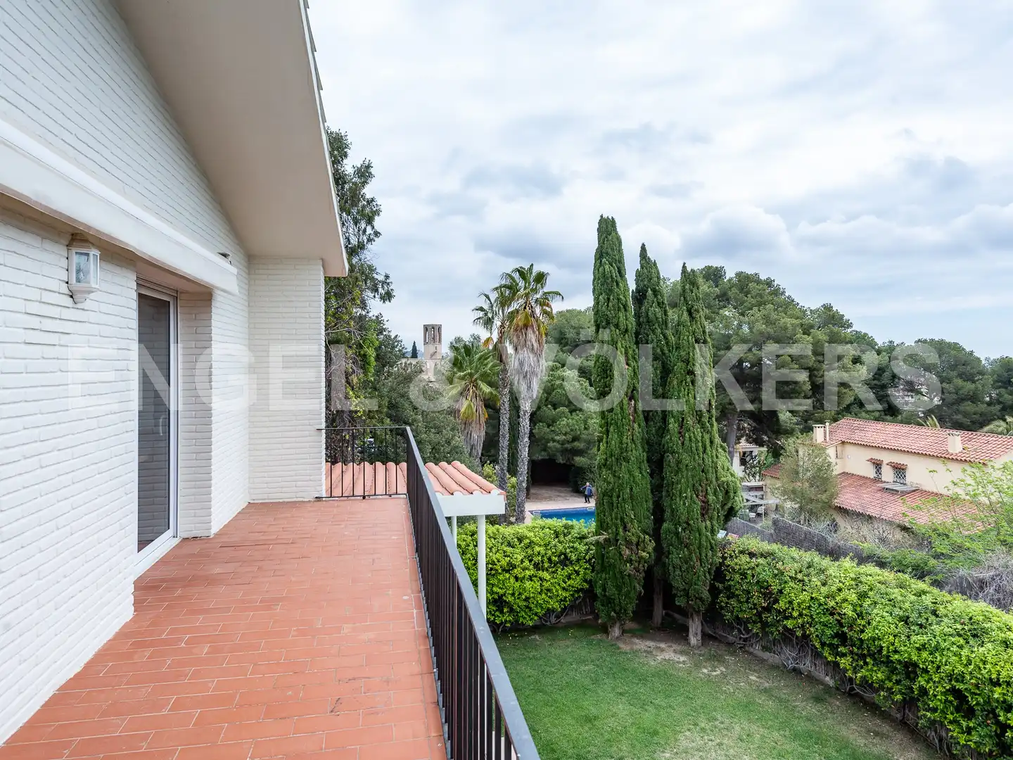 Vista exterior de Casa o xalet de lloguer en Barcelona amb Aire condicionat, Calefacció i Jardí privat
