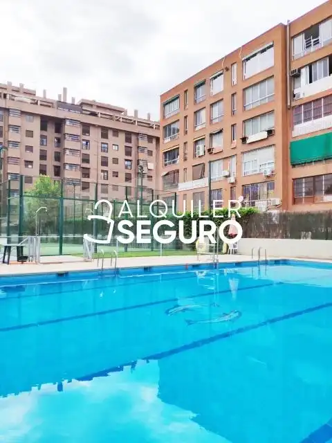 Schwimmbecken von Wohnung zur Miete in Madrid mit Heizung, Schwimmbad und Möbliert