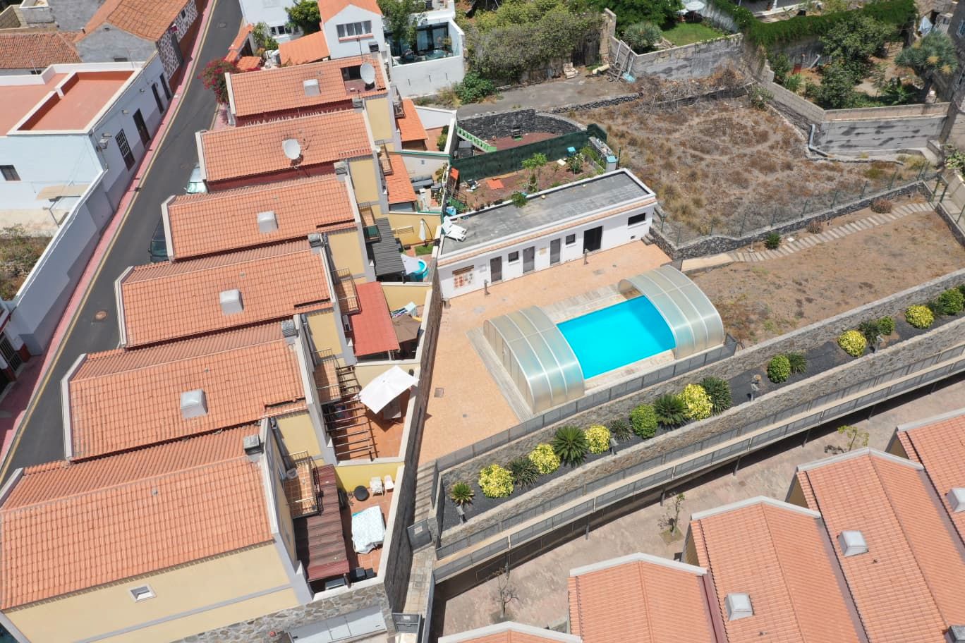 Vista exterior de Casa adosada en venda en San Miguel de Abona amb Aire condicionat, Terrassa i Moblat
