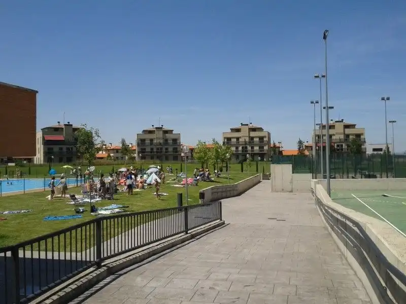 Pis en venda a Avenida La Rioja, 3, Cirueña