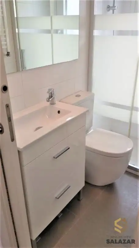 Bany de Àtic en venda en Bilbao  amb Calefacció i Terrassa