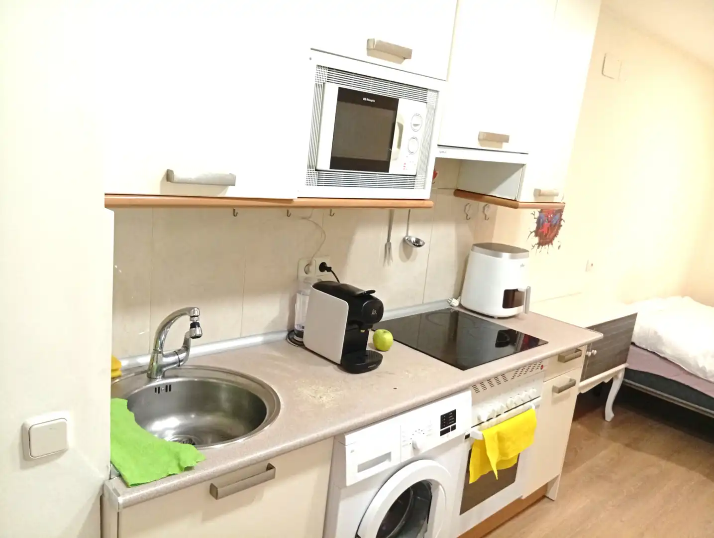 Cocina de Planta baja en venta en Madrid con Aire acondicionado, Calefacción y Jardín privado