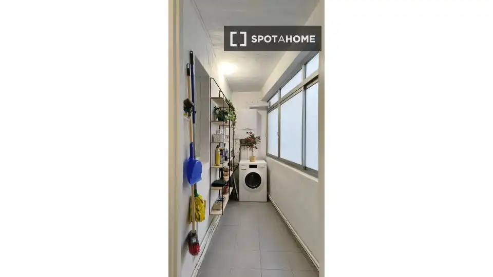 Flat for share in  Pamplona / Iruña  with Air Conditioner, Heating and Terrace
