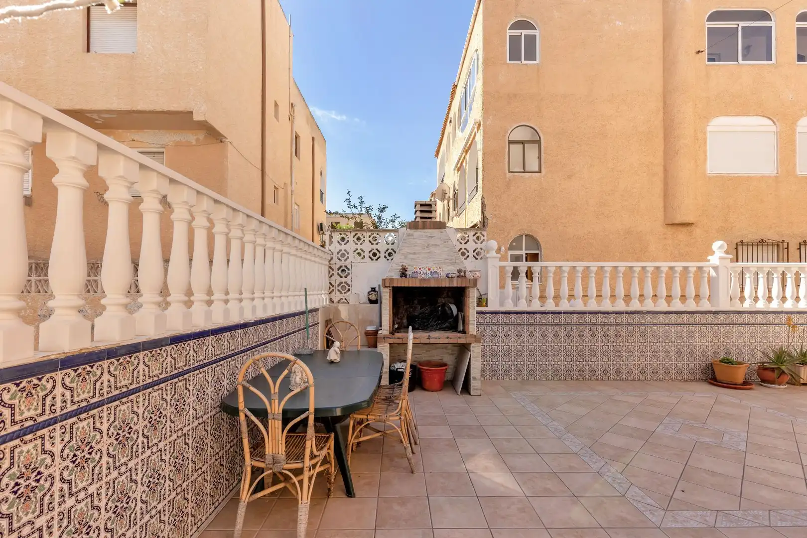 Terraza de Casa adosada en venta en Torrevieja con Aire acondicionado, Jardín privado y Terraza