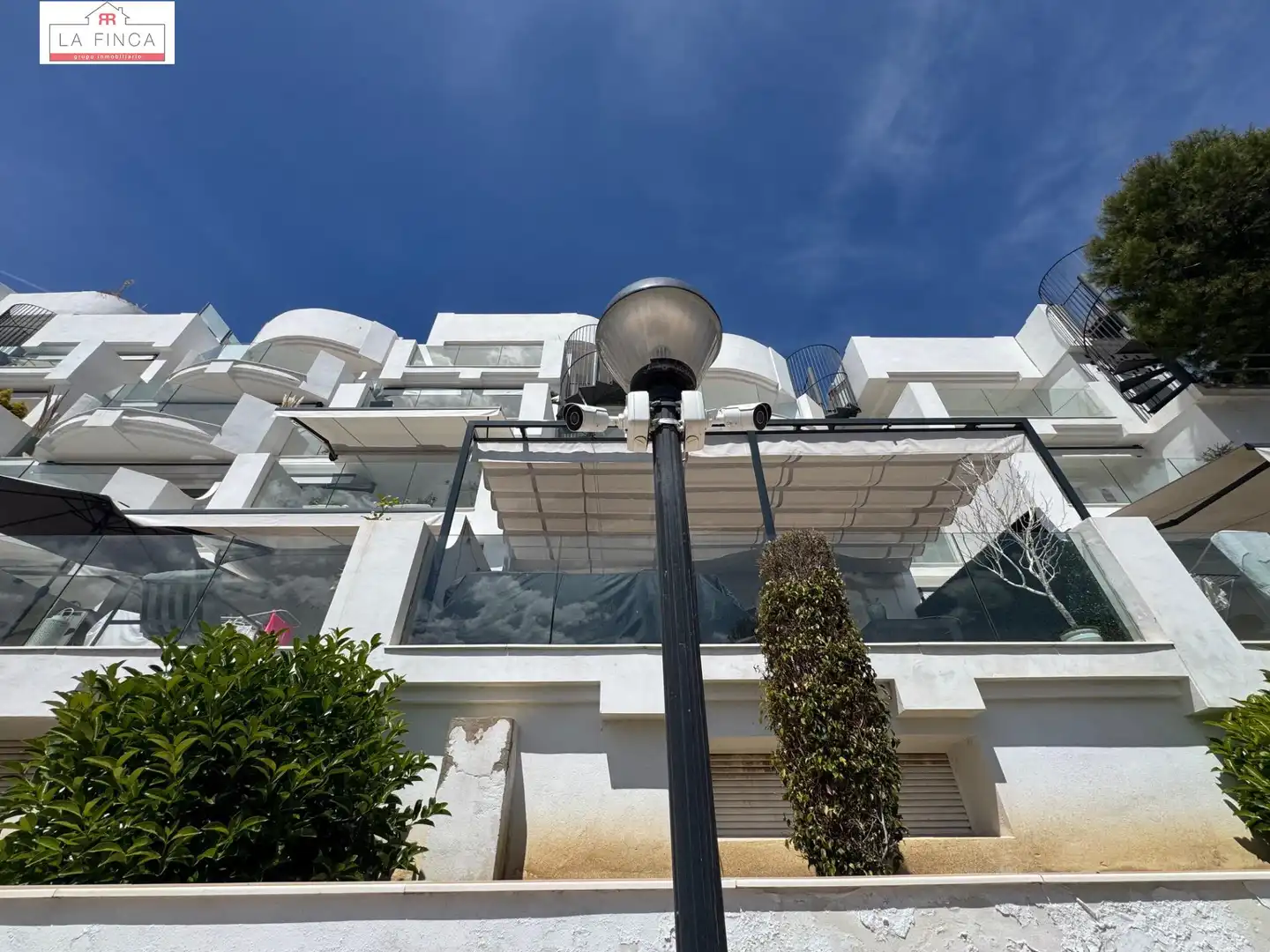 Vista exterior de Pis en venda en Rincón de la Victoria amb Aire condicionat, Jardí privat i Terrassa