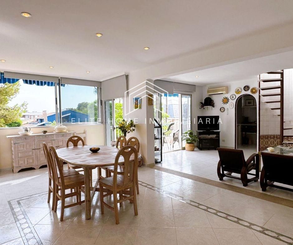 Menjador de Apartament en venda en Castellón de la Plana / Castelló de la Plana amb Aire condicionat, Calefacció i Terrassa