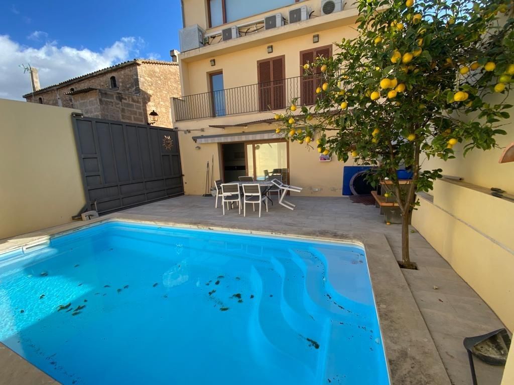 Piscina de Casa adosada de lloguer en Consell