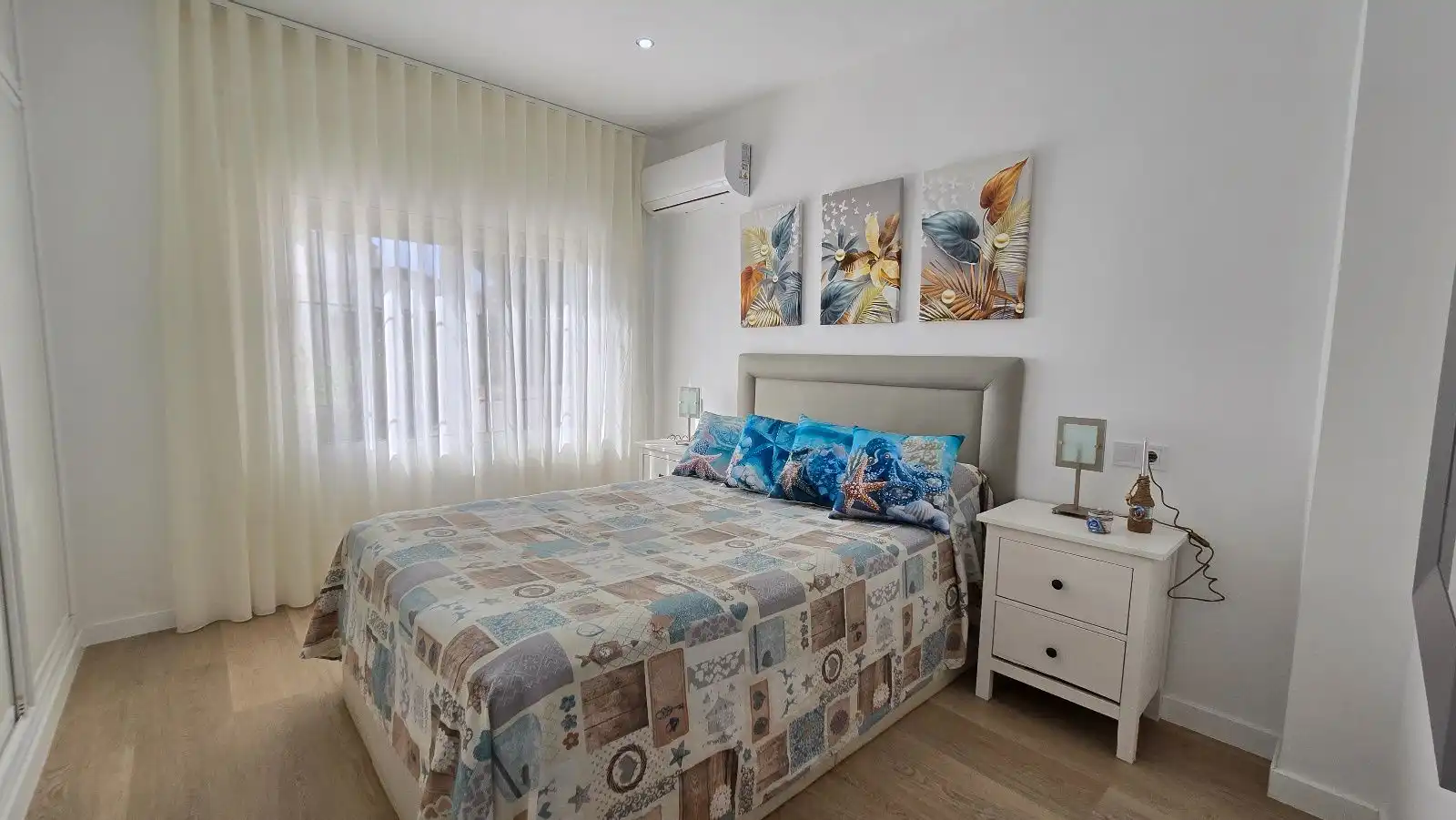 Dormitori de Casa o xalet en venda en Torremolinos amb Aire condicionat, Terrassa i Traster