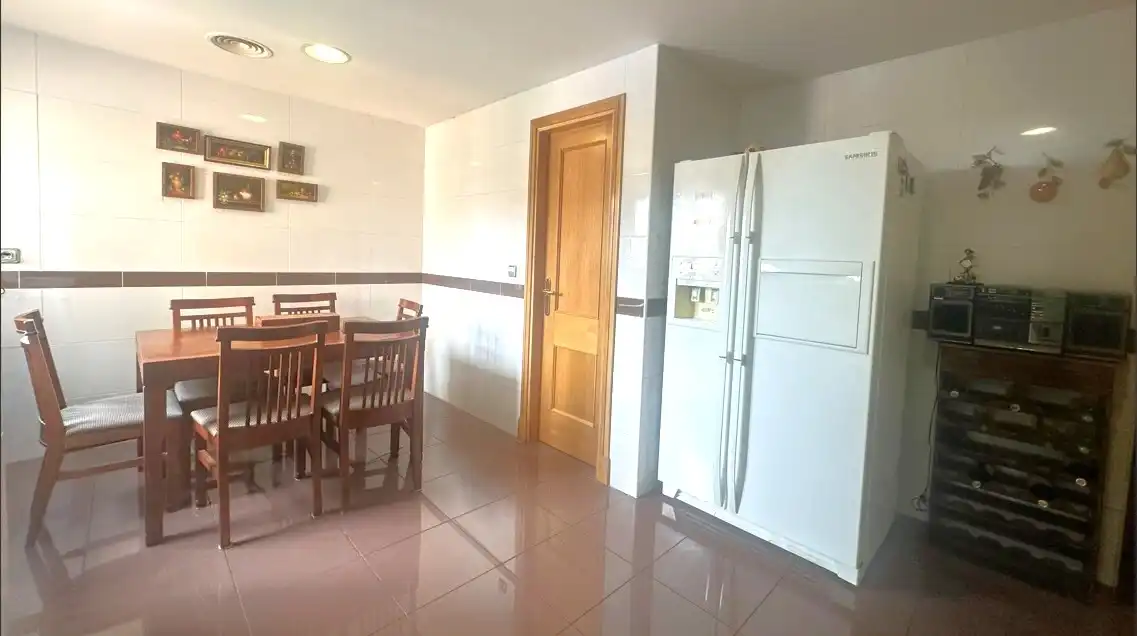 Cuina de Pis en venda en Madrid amb Aire condicionat, Calefacció i Jardí privat