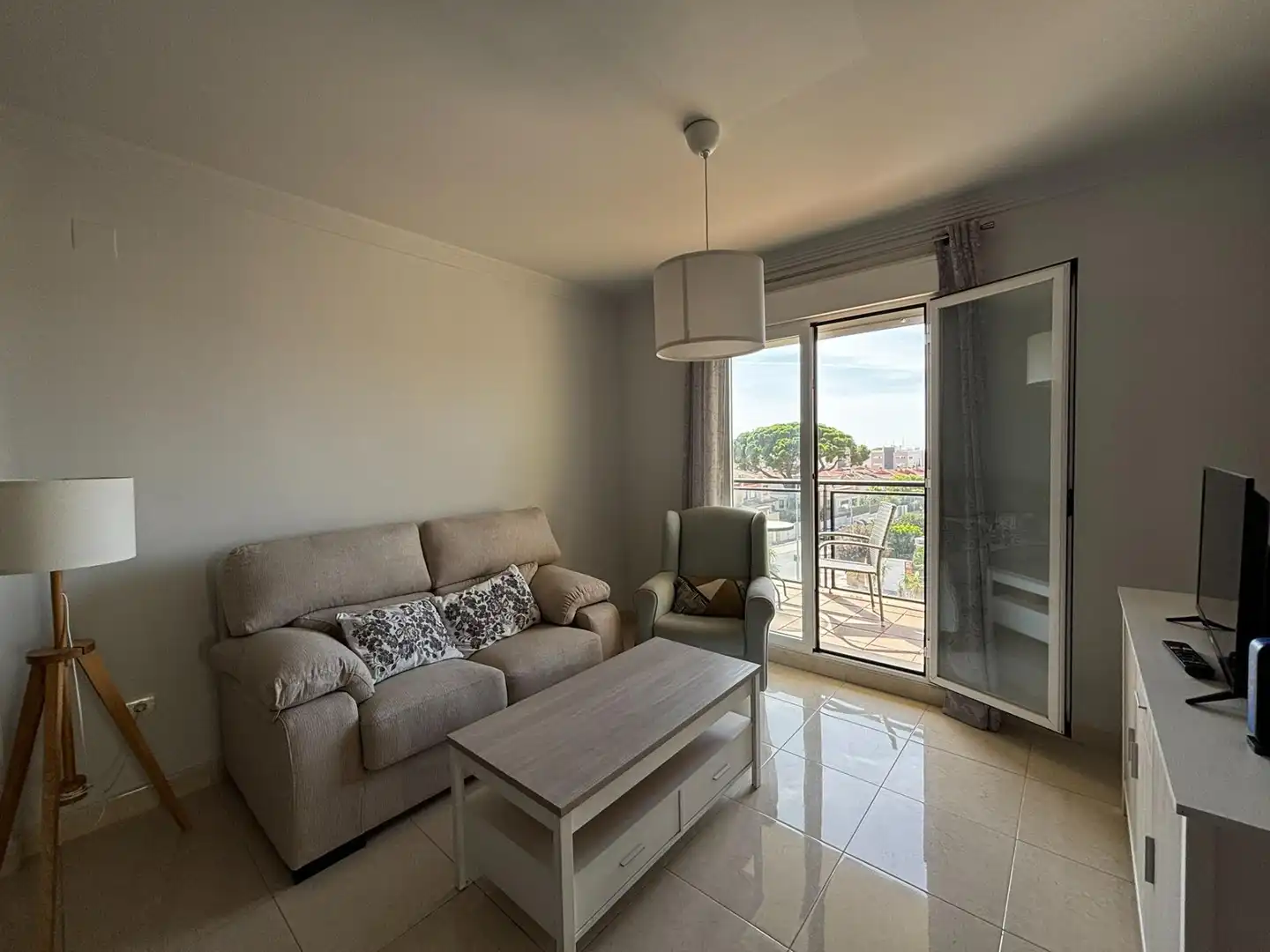 Piso con terraza en venta en Vistahermosa - Fuentebravía, imagen 6