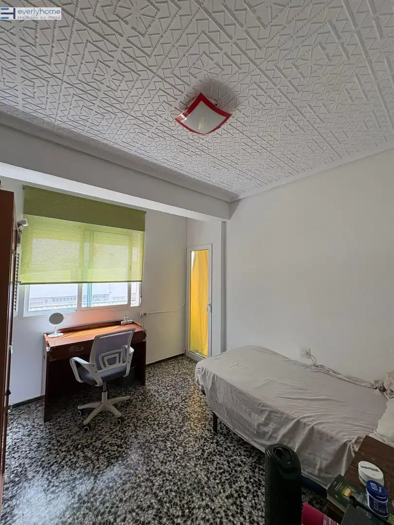 Bedroom of Flat for rent in Valencia  with Furnished and Balcony