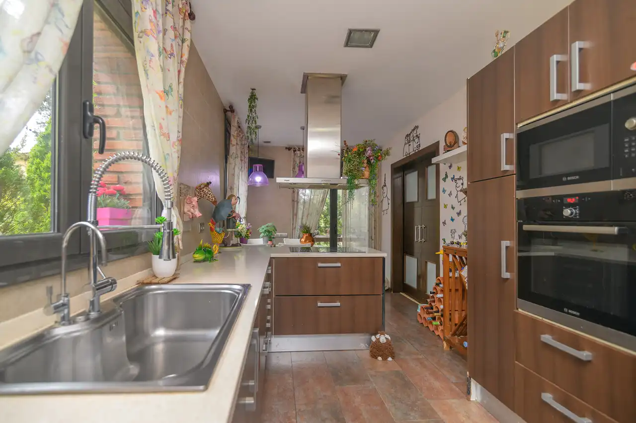 Cocina de Casa o chalet de alquiler en Begues con Aire acondicionado, Calefacción y Jardín privado