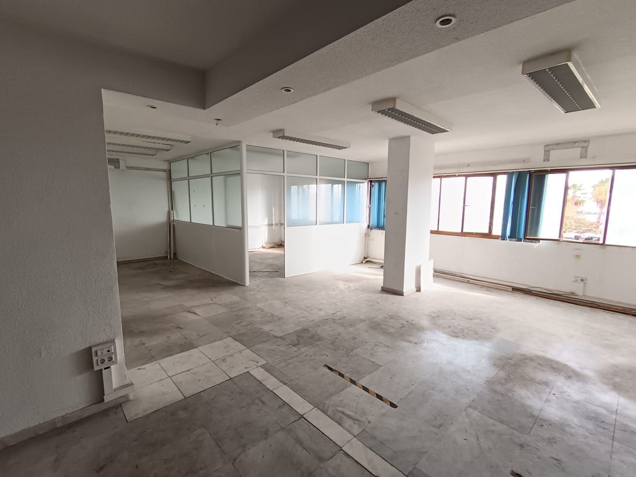 Premises for sale in Algeciras