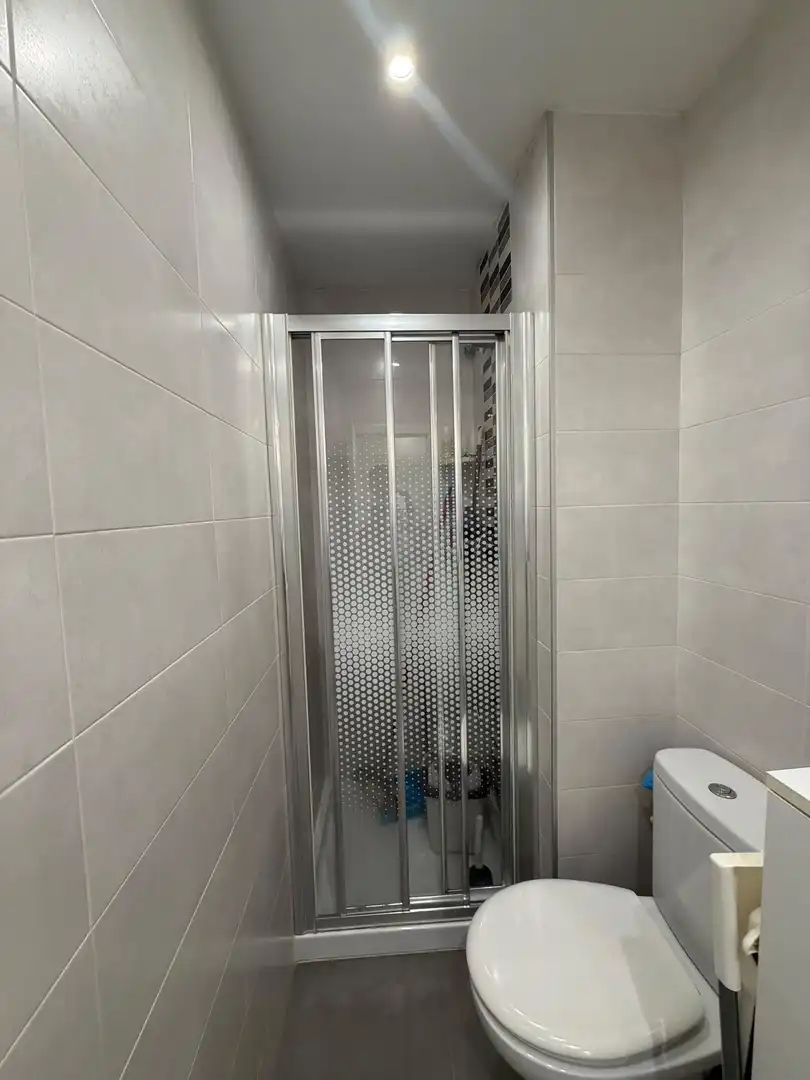 Bathroom of Flat for sale in Barcelona