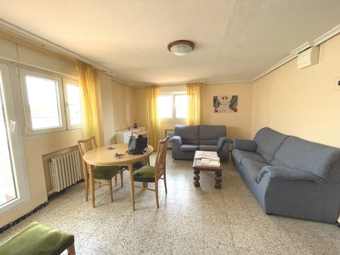 Sala de estar de Ático en venta en Salamanca con Calefacción, Terraza y Amueblado