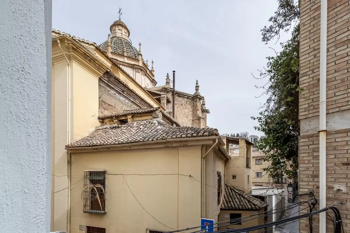 Außenansicht von Wohnung zur Miete in Granada mit Heizung und Balkon