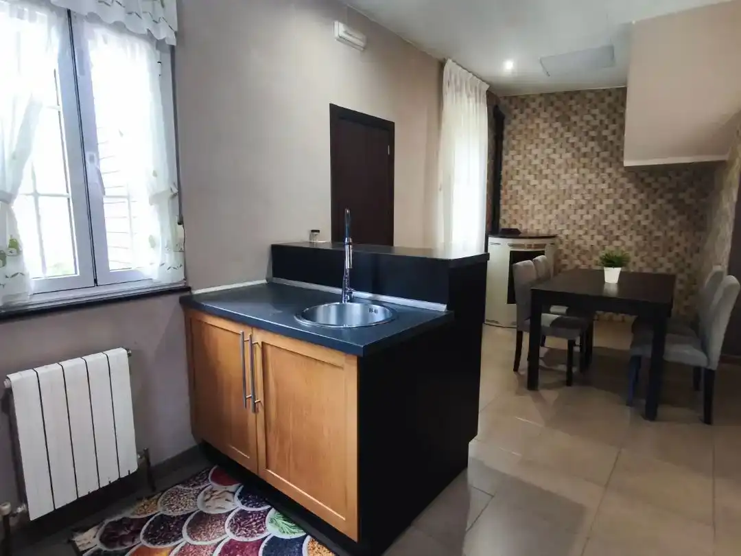 Cuina de Casa adosada en venda en Langreo amb Jardí privat, Traster i Moblat