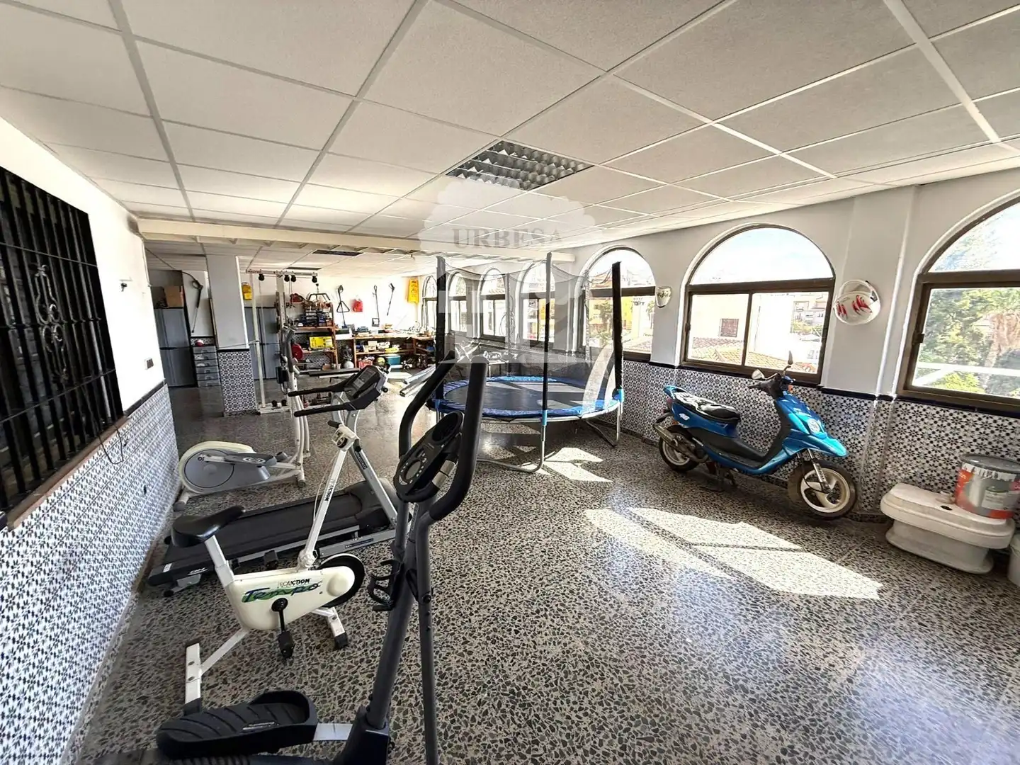 Einfamilien-Reihenhaus zum Verkauf in Motril mit Klimaanlage, Heizung und Schwimmbad