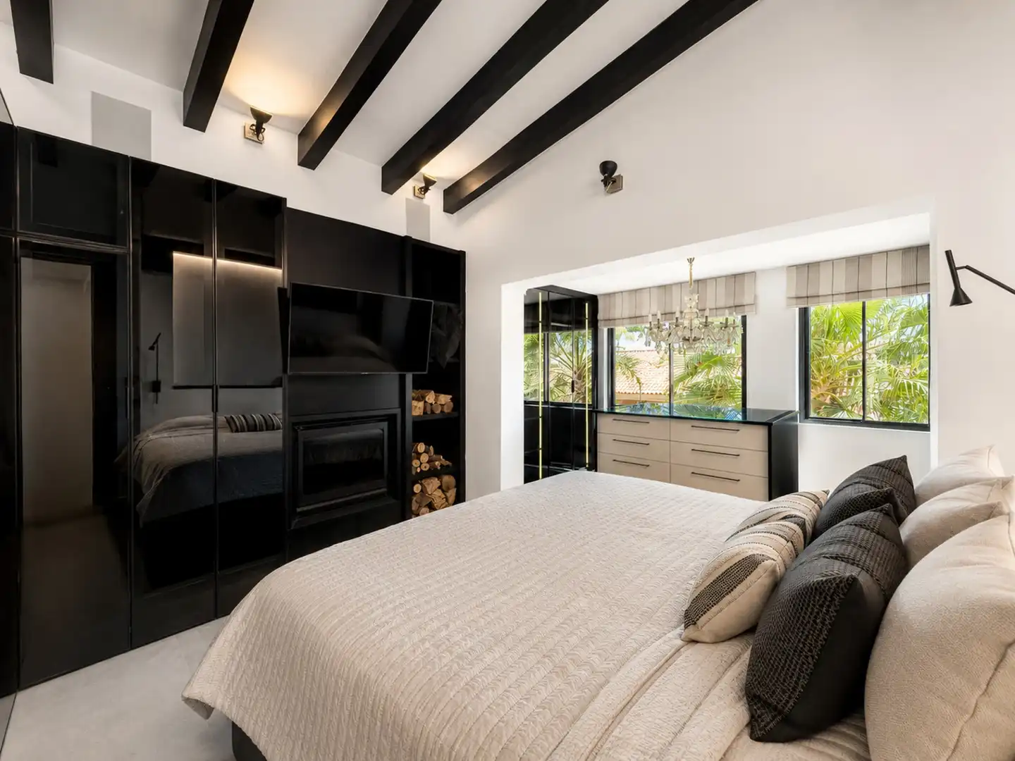 Dormitori de Casa o xalet en venda en Marbella amb Aire condicionat, Jardí privat i Terrassa